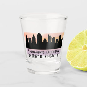 Sacramento CA City Skyline Schnapsglas