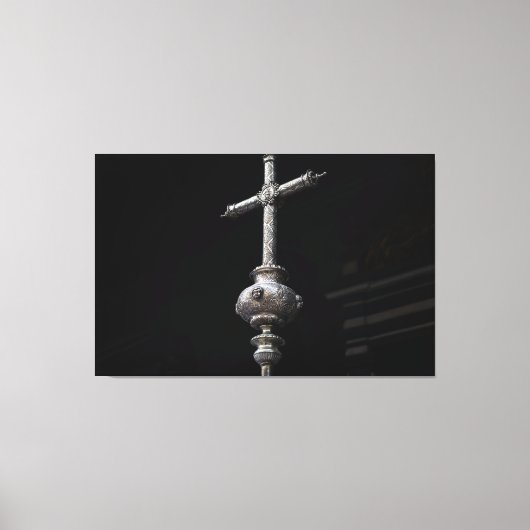 Sacred Silver: Ornate Processional Cross Leinwanddruck (Vorderseite)
