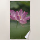 Sacro Pink Lotus Blossom - Serene Zen Kunst, Dicht Strandtuch (Vorderseite)