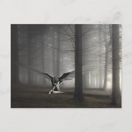 Sad Angel im Wald Postkarte (Vorderseite)