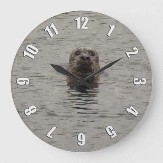 Sad Harbour Siegel in der Rain Wildlife Art Große Wanduhr (Vorderseite)