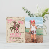 Saddle Up Rodeo Western Cowgirl Birthday Foto Einladung (Stehend Vorderseite)