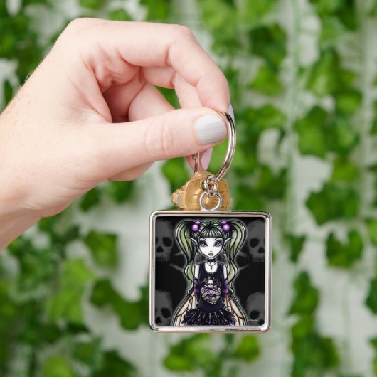 "Sadie" gotischer Schlüsselanhänger (Hand)