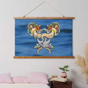 Sadly mermaids at anchor wandteppich mit holzrahmen