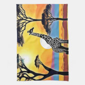 Safari Sunset: Giraffe's Embrace Geschirrtuch (Vertikal)