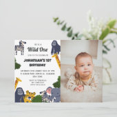 Safari Wild ein einfaches Niedliches Erstes Geburt Einladung (Stehend Vorderseite)