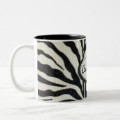 Safarileopard-und Zebra-Druck-Monogramm Zweifarbige Tasse (Links)
