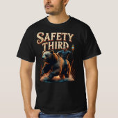 Safety Third Bear Rider Funny T-Shirt (Vorderseite)