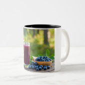Saft mit Strohhalm Zweifarbige Tasse (VorderseiteRechts)