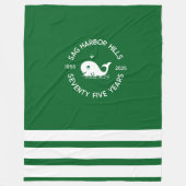 SAG HARBOR HILLS 75. FLEECE BLANKET (Vorderseite)