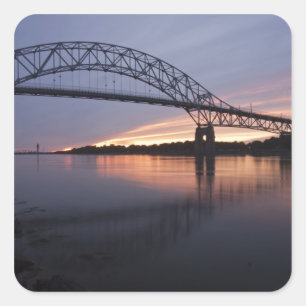 Sagamor-Brücke über den Cape-Cod-Kanal, Quadratischer Aufkleber
