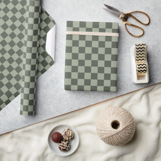 Sage Dark Green Checker Checkerboard Checkered Geschenkpapier (Kunsthandwerk)