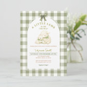Sage Gingham Bow Little Lamb Baby Shower  Einladung (Stehend Vorderseite)