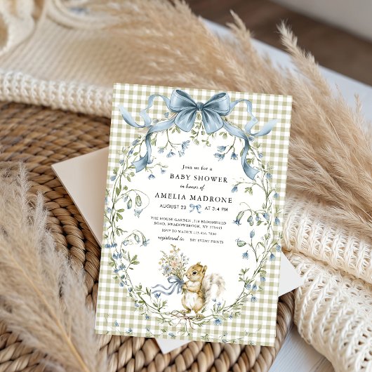Sage Gingham Woodland Squirrel Baby Shower Einladung