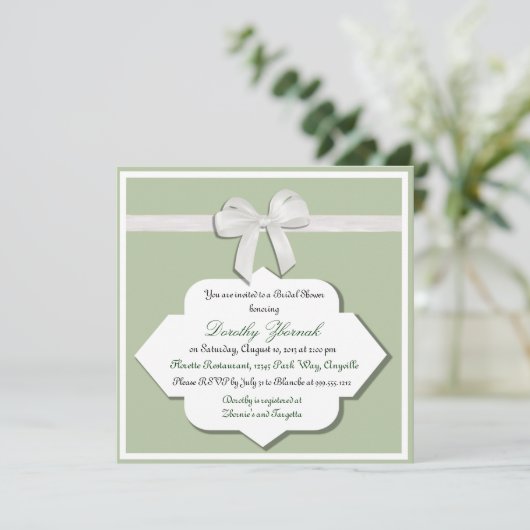 Sage Green and White Bow Bridal Dusche Einladung (Stehend Vorderseite)