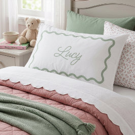 Sage Green and White Wavy Scallop Frame Monogram Kissenbezug