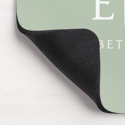 Sage Green Beruflich Simple Monogram Minimalistisc Mousepad (Ecke)