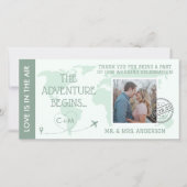 Sage Green Boarding Pass Hochzeit in Urlaubsort Dankeskarte (Vorderseite)