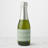 Sage Green Bridesmaid Bubbly Schaumweinetikett (Vorderseite)