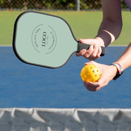 Sage Green Business Logo Einfache Werbeaktion Pickleball Schläger (InSitu)