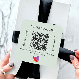 Sage green business name qr code instagramm quadratischer aufkleber