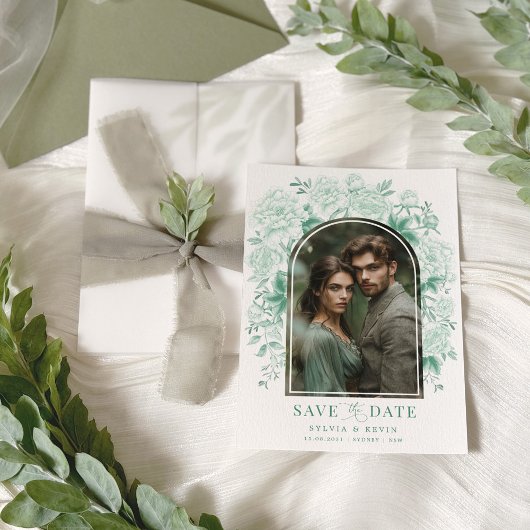 Sage Green Chinoiserie Bird Peel Save the Date Einladung
