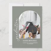 Sage Green Class of 2024 Arch Foto Abschluss Einladung (Rückseite)