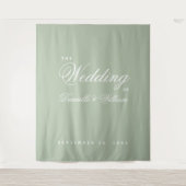 Sage Green Elegant Script Einfache Hochzeitsgeschi Wandteppich (Vorderseite)