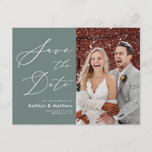 Sage Green Elegant Script Wedding Save the Date Ankündigungspostkarte (Vorderseite)