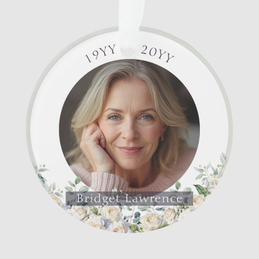 Sage Green Eucalyptus White Roses Remembrance Ornament (Vorderseite)