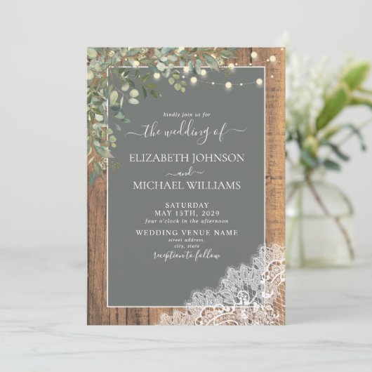 Sage Green Eukalyptus Wood Lace Script Hochzeit Einladung (Stehend Vorderseite)