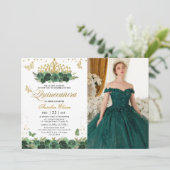 Sage Green Floral Gold Schmetterlinge Quinceañera Einladung (Stehend Vorderseite)