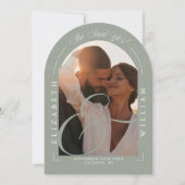 Sage Green Foto Arch Calligrafy Engagement Party Einladung (Vorderseite)