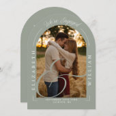 Sage Green Foto Arch Calligrafy Engagement Party Einladung (Vorne/Hinten)
