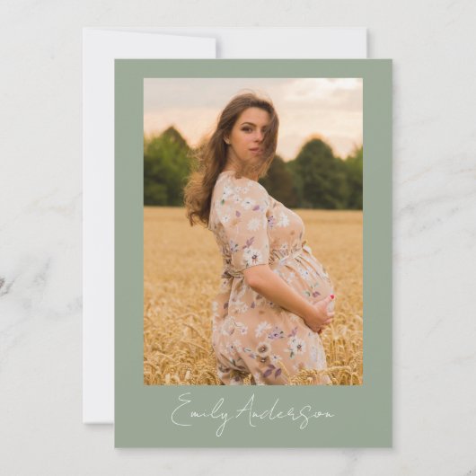 Sage Green Foto Wildblume Baby in Blütendusche Einladung (Rückseite)