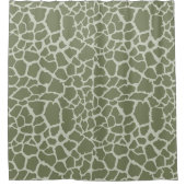 Sage Green Giraffe Print Duschvorhang (Vorderseite)