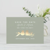 Sage Green Gold Lovebirds Save The Date (Stehend Vorderseite)
