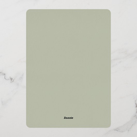 Sage Green Hochzeit in Urlaubsort Passport Folieneinladung (Rückseite)