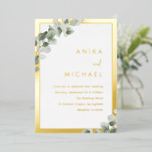 Sage Green Leaf Wedding Gold Border Folieneinladung (Stehend vorne)