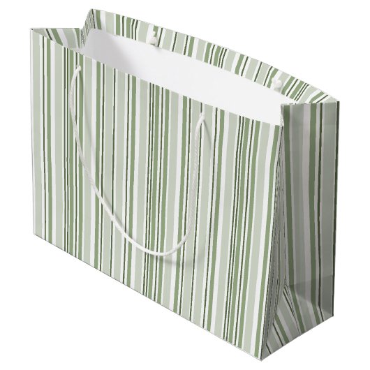 Sage Green (Light, Medium, Dark) and White Stripes Große Geschenktüte (Rückseite Schrägansicht)