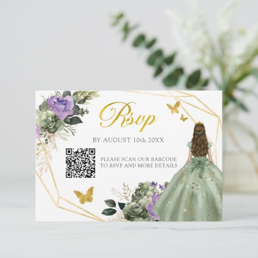 Sage Green Lila Princess Quinceañera QR RSVP Karte (Stehend Vorderseite)