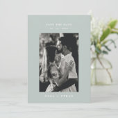 Sage Green Line Art Leaf Monogram Wedding Save The Date (Stehend Vorderseite)