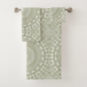 Sage Green Mandala Pattern Badhandtuch Set (Insitu)