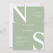 Sage Green Minimalistisch Elegant Bold Initial Wed Einladung (Vorderseite)