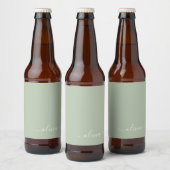 Sage Green Minimalistisch Modern Monogram Elegant Bierflaschenetikett (Flaschen)