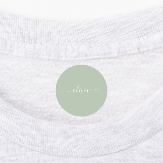 Sage Green Minimalistisch Modern Monogram Elegant Etiketten (Befestigt)