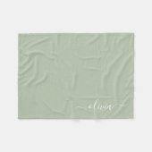 Sage Green Minimalistisch Modern Monogram Elegant Fleecedecke (Vorderseite (Horizontal))