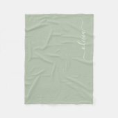 Sage Green Minimalistisch Modern Monogram Elegant Fleecedecke (Vorderseite)