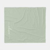 Sage Green Minimalistisch Modern Monogram Elegant Fleecedecke (Vorderseite (Horizontal))