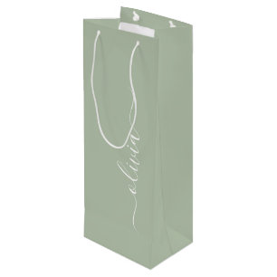 Sage Green Minimalistisch Modern Monogram Elegant Geschenktüte Für Weinflaschen